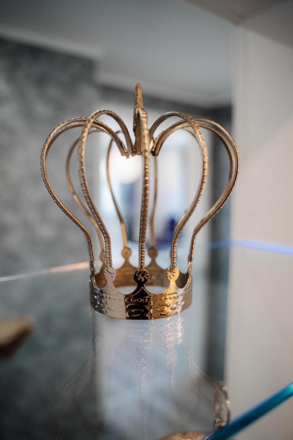 Timeout Royal Apartment Ellar Bagian luar foto