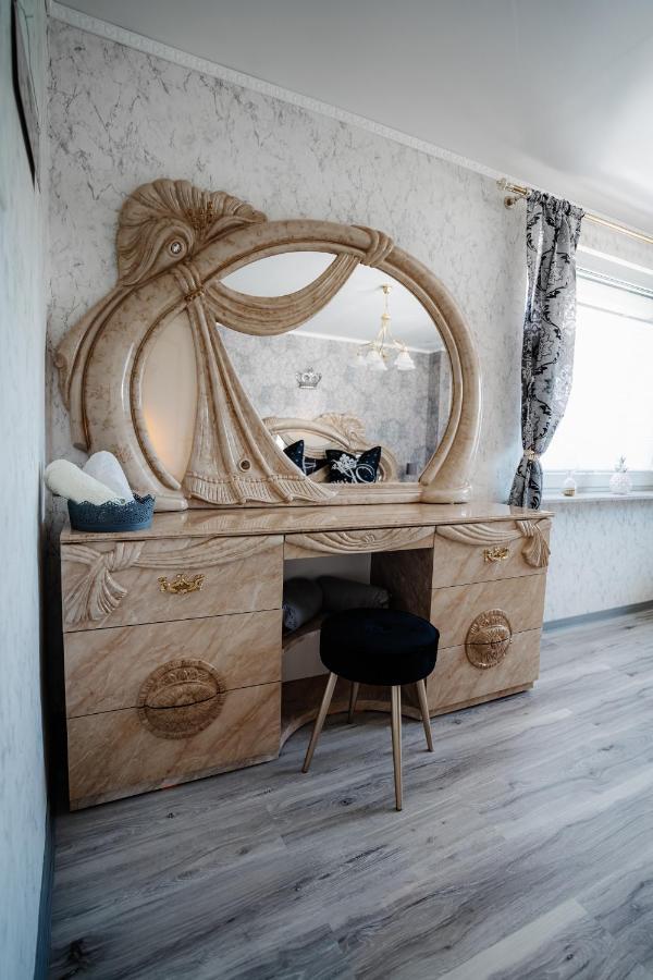 Timeout Royal Apartment Ellar Bagian luar foto