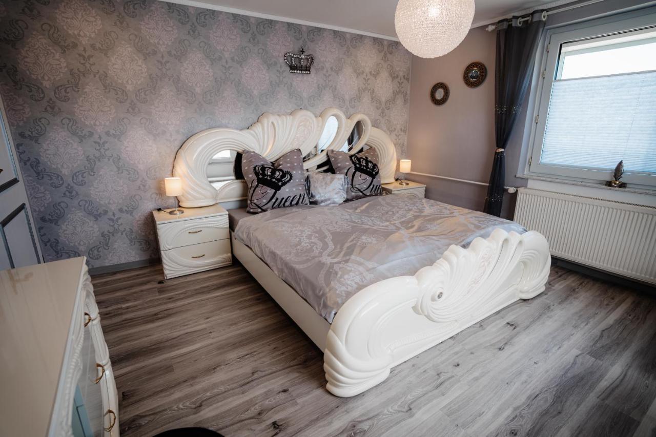 Timeout Royal Apartment Ellar Bagian luar foto