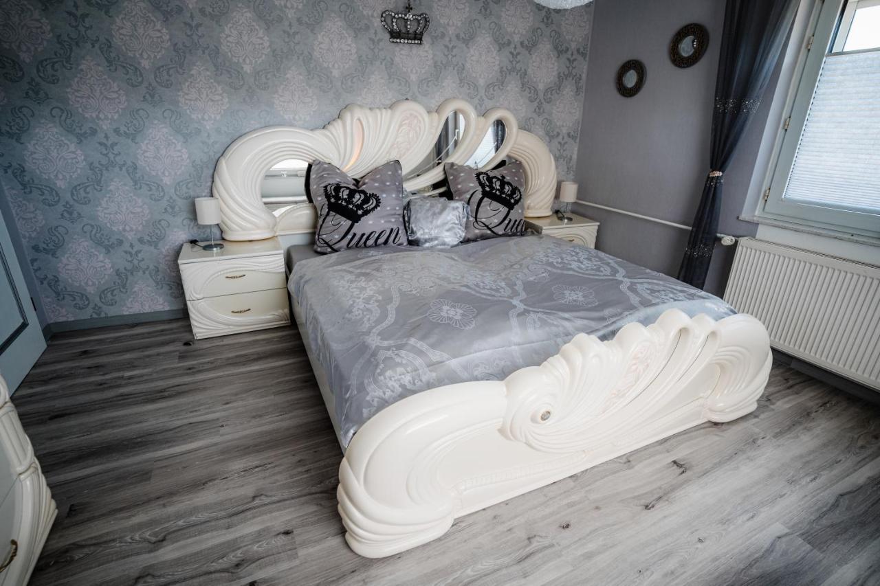 Timeout Royal Apartment Ellar Bagian luar foto