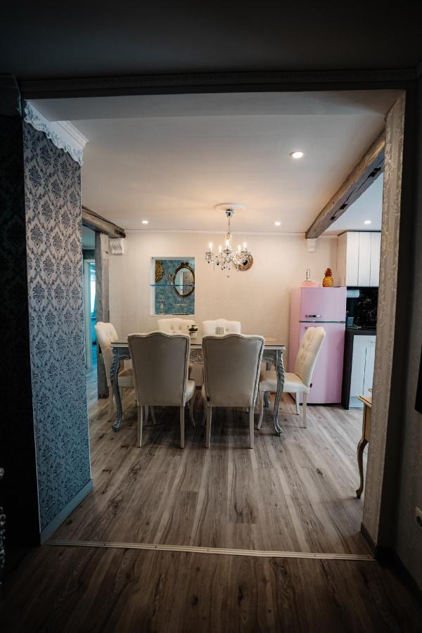 Timeout Royal Apartment Ellar Bagian luar foto